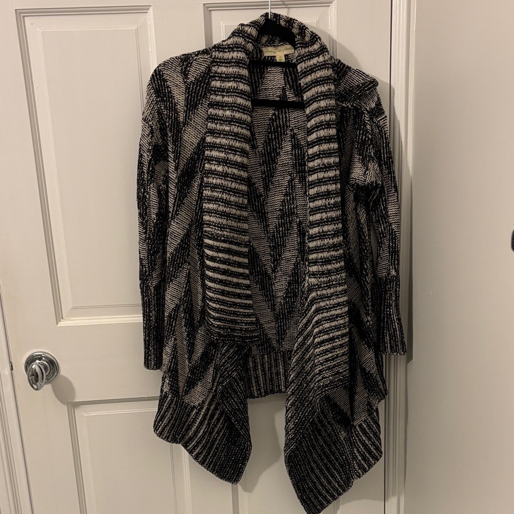 Staring at Stars Black and Gray Chevron Cardigan